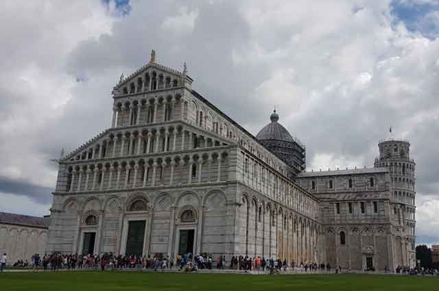 pisa biserica